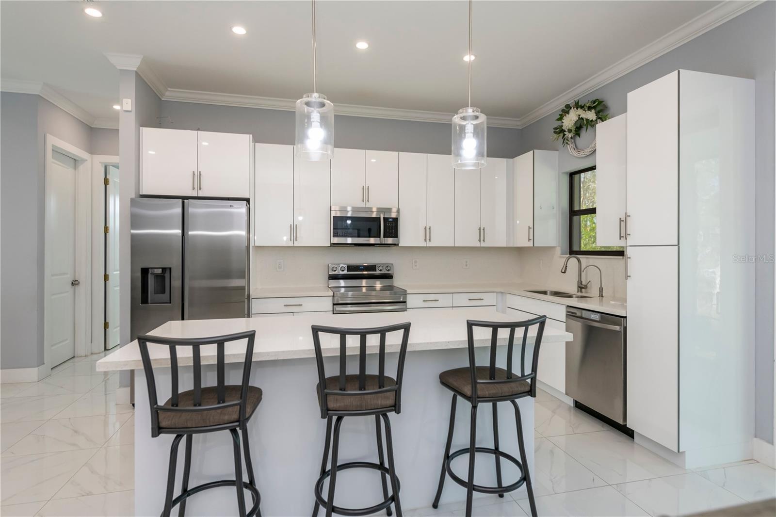 Image 12 of 53 For 816 Bell Boulevard S