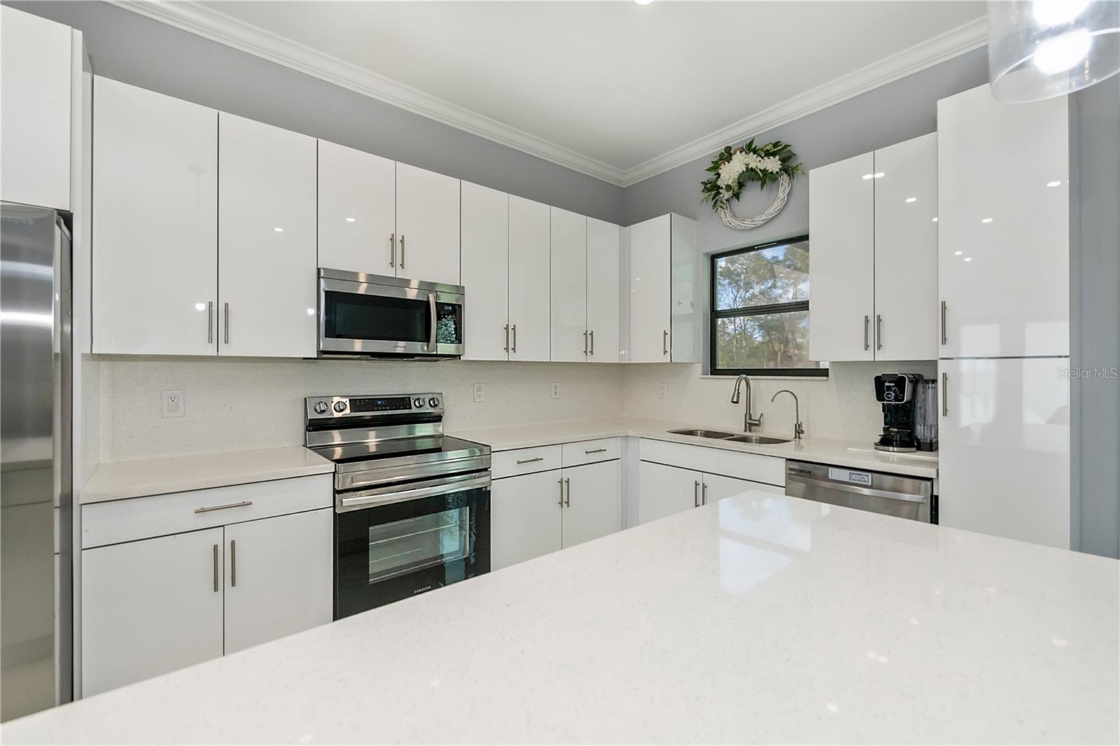 Image 13 of 53 For 816 Bell Boulevard S