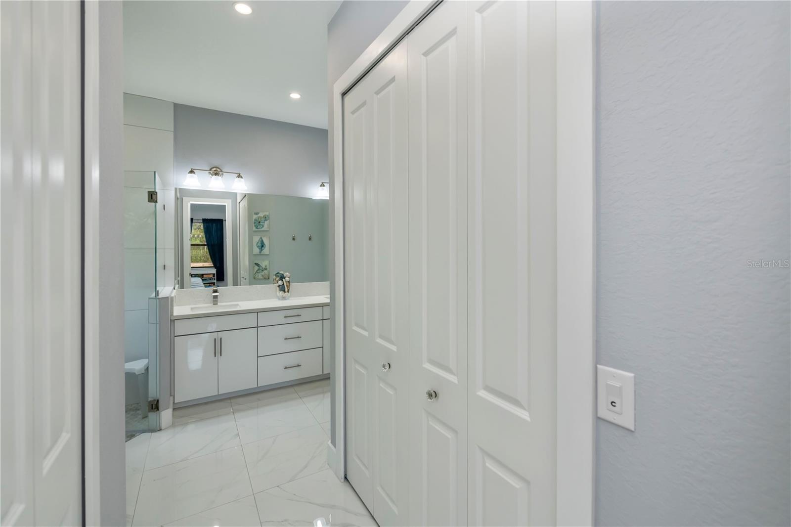 Image 22 of 53 For 816 Bell Boulevard S