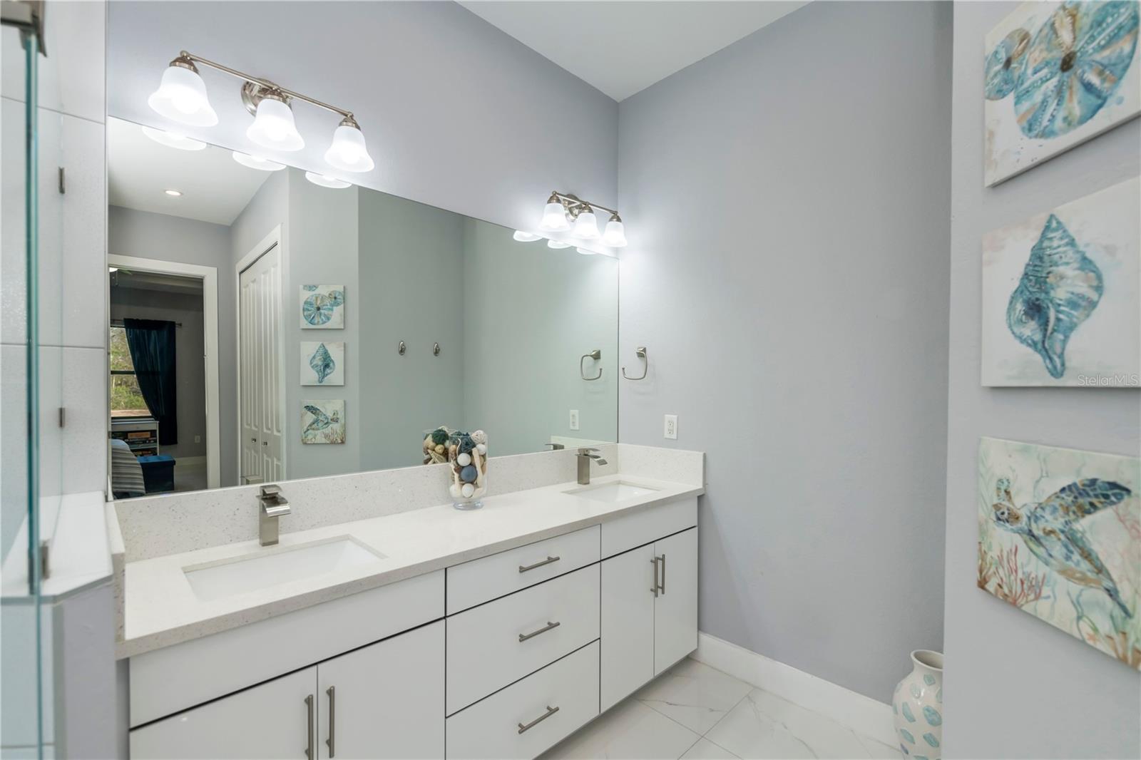 Image 23 of 53 For 816 Bell Boulevard S