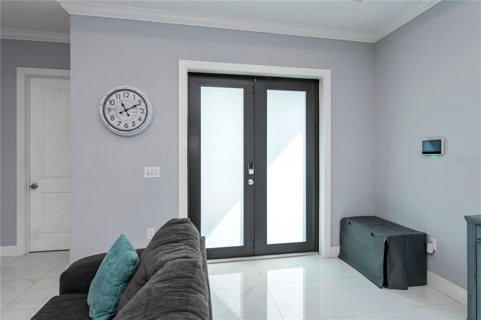 Image 4 of 53 For 816 Bell Boulevard S