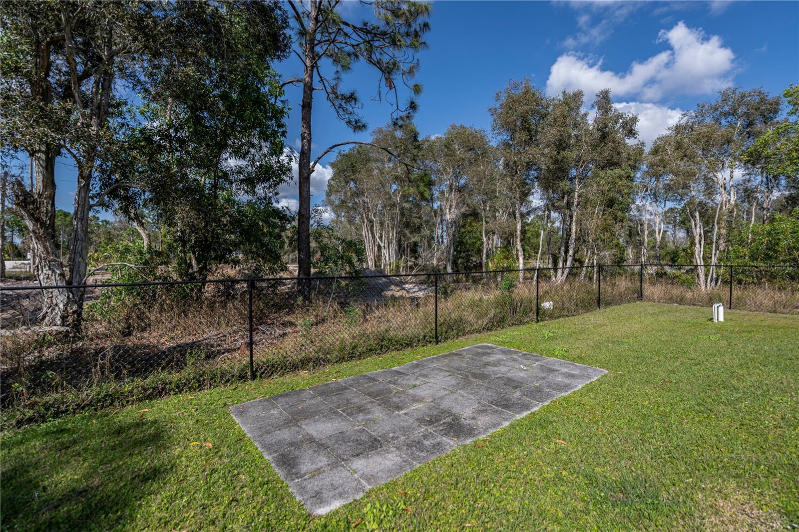 Image 43 of 53 For 816 Bell Boulevard S