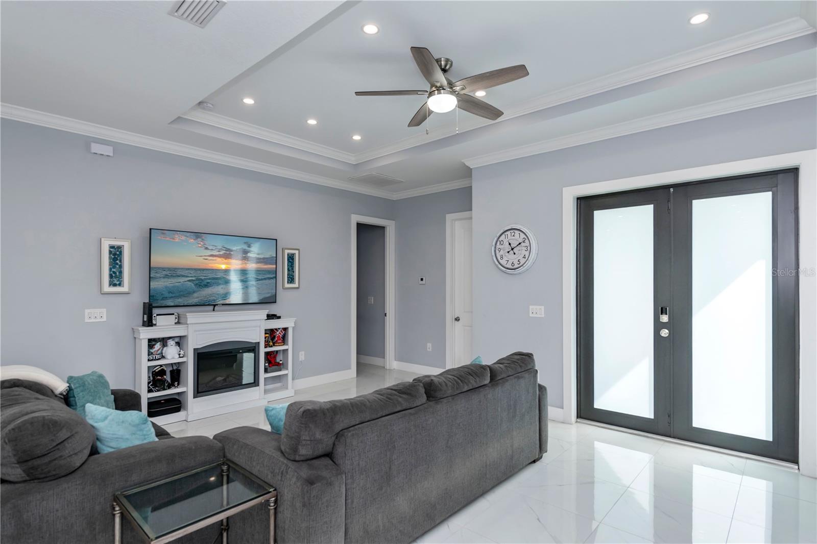 Image 5 of 53 For 816 Bell Boulevard S