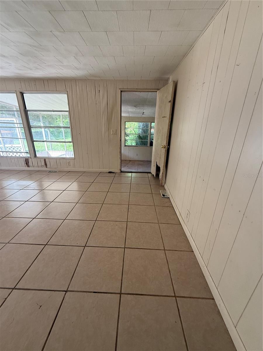 Image 6 of 19 For 9054 Temple Drive