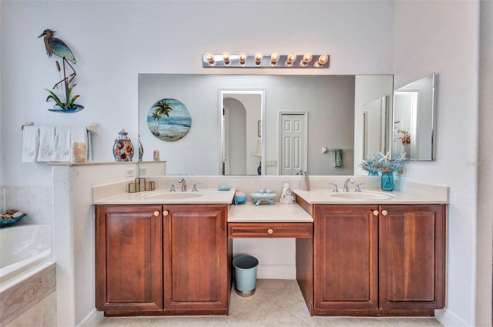 Image 18 of 45 For 24312 Westgate Boulevard