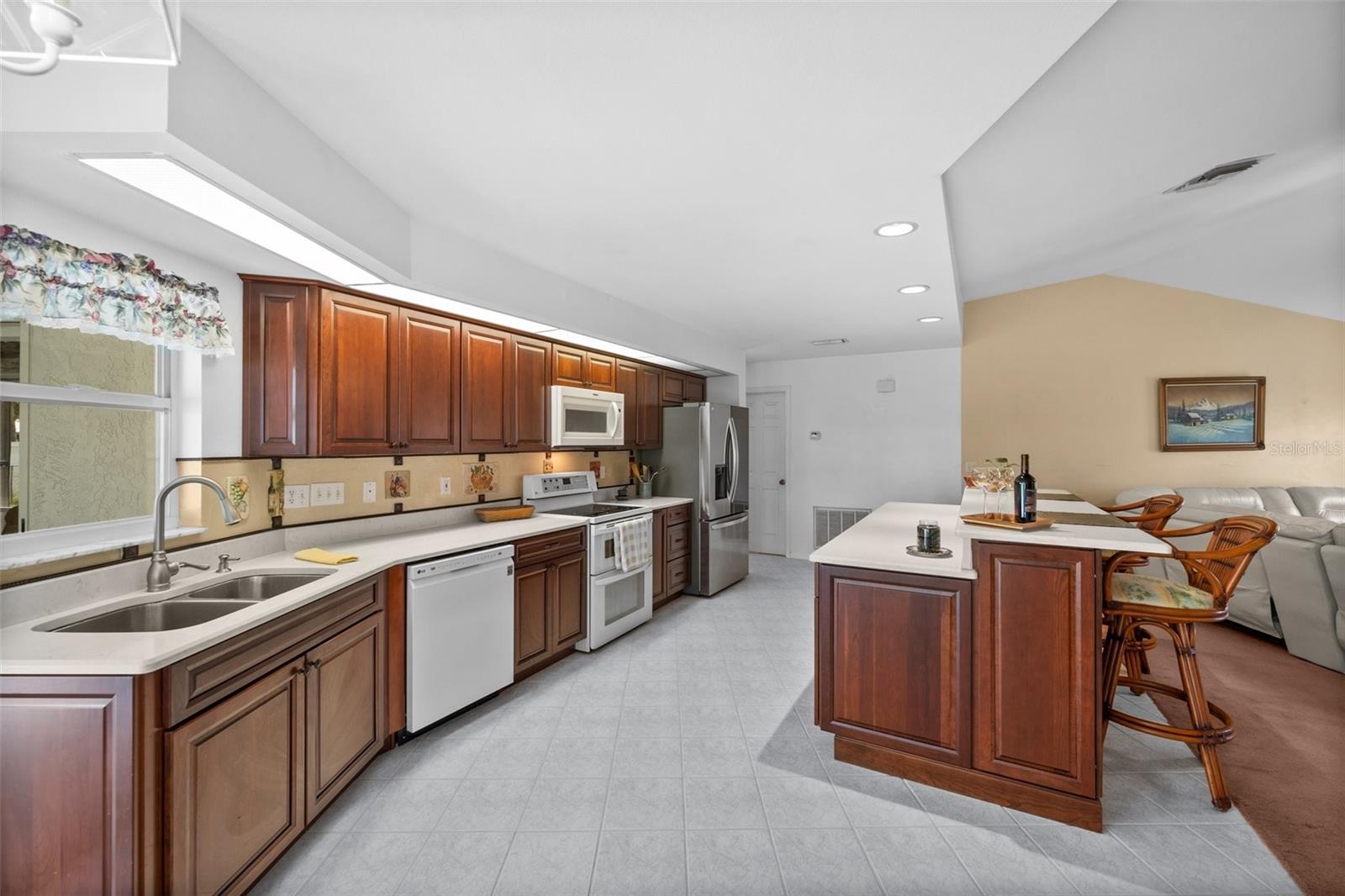 Image 4 of 37 For 512 18th Avenue