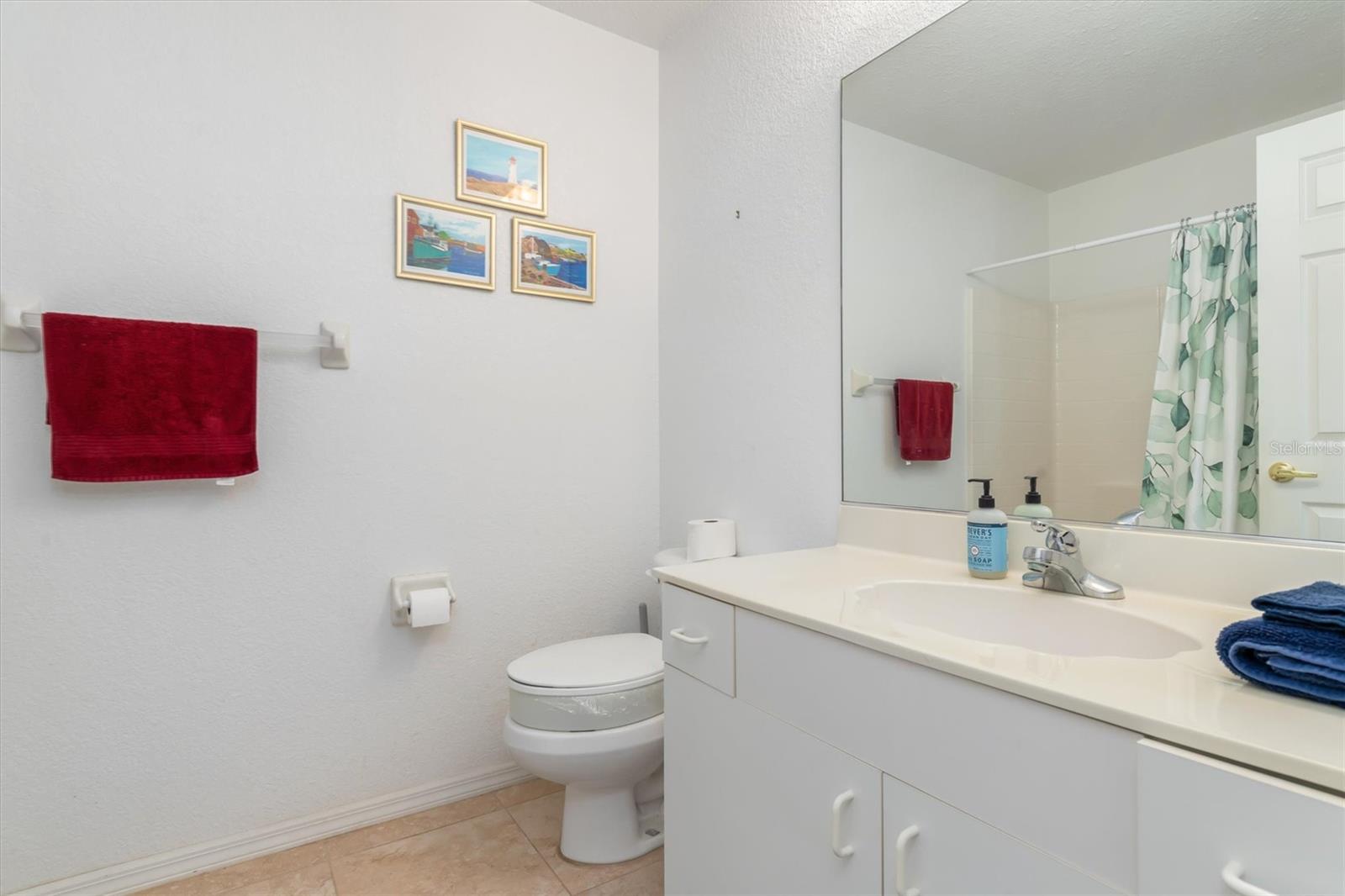 Image 24 of 46 For 5725 Greenwood Avenue 8203