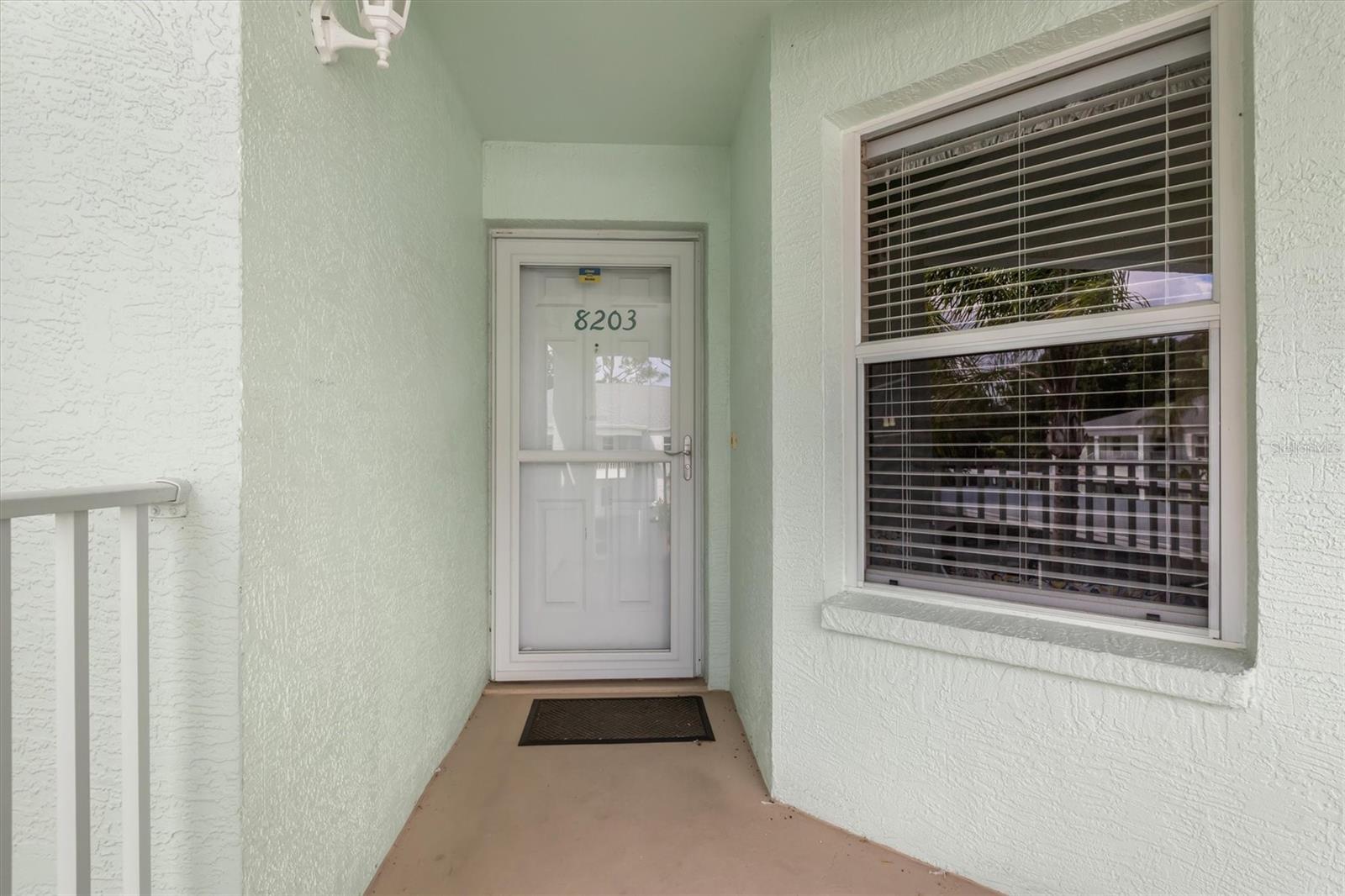 Image 3 of 46 For 5725 Greenwood Avenue 8203