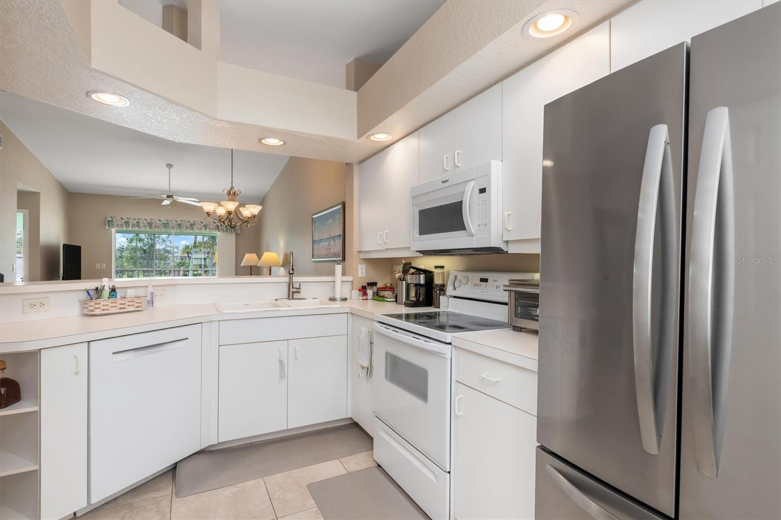 Image 8 of 46 For 5725 Greenwood Avenue 8203