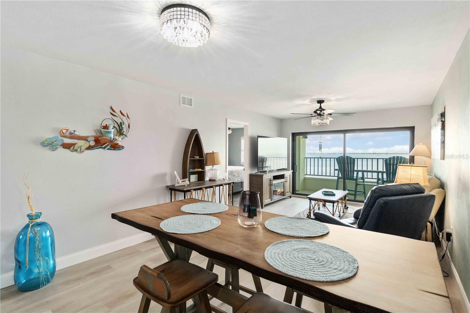 Image 14 of 65 For 1500 Park Beach Circle 5e