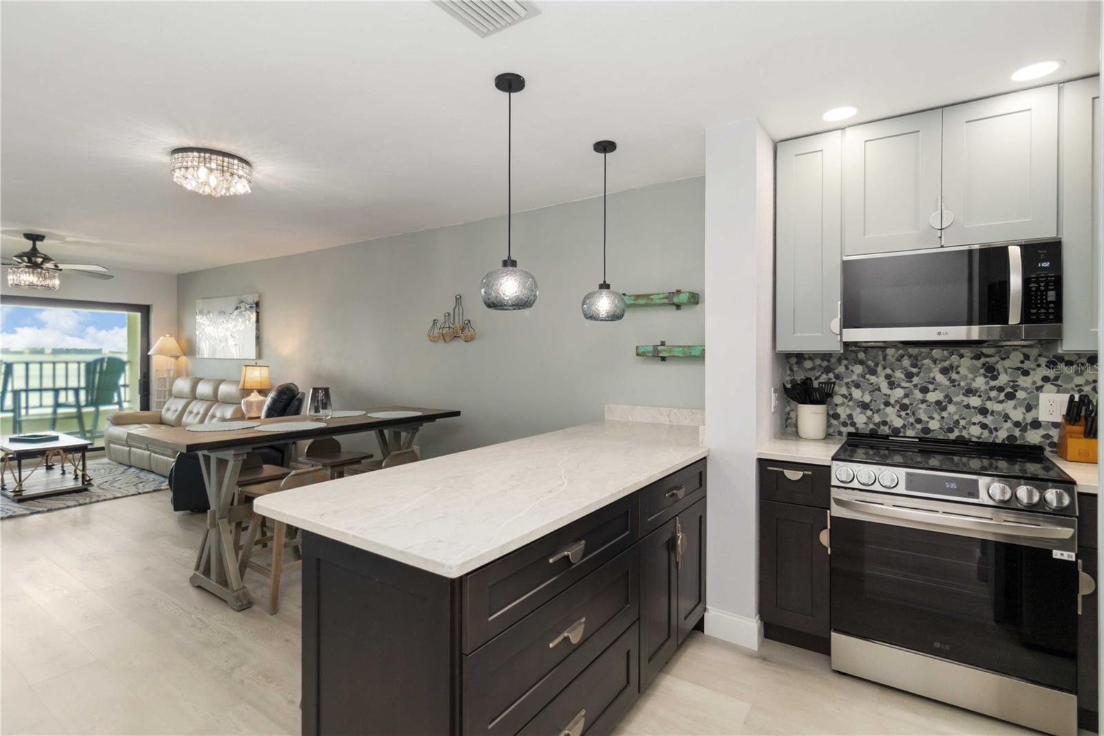 Image 20 of 65 For 1500 Park Beach Circle 5e