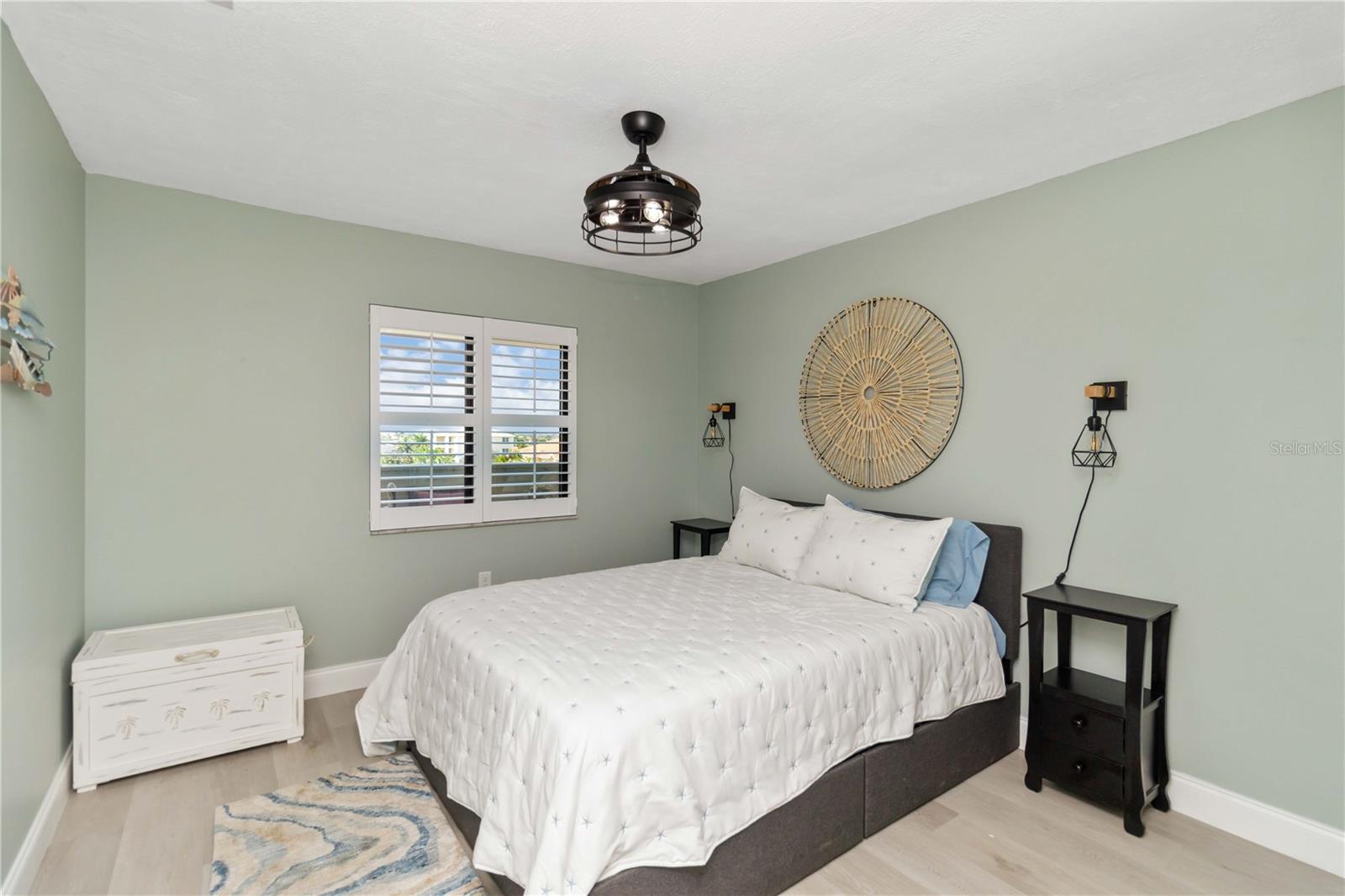 Image 30 of 65 For 1500 Park Beach Circle 5e