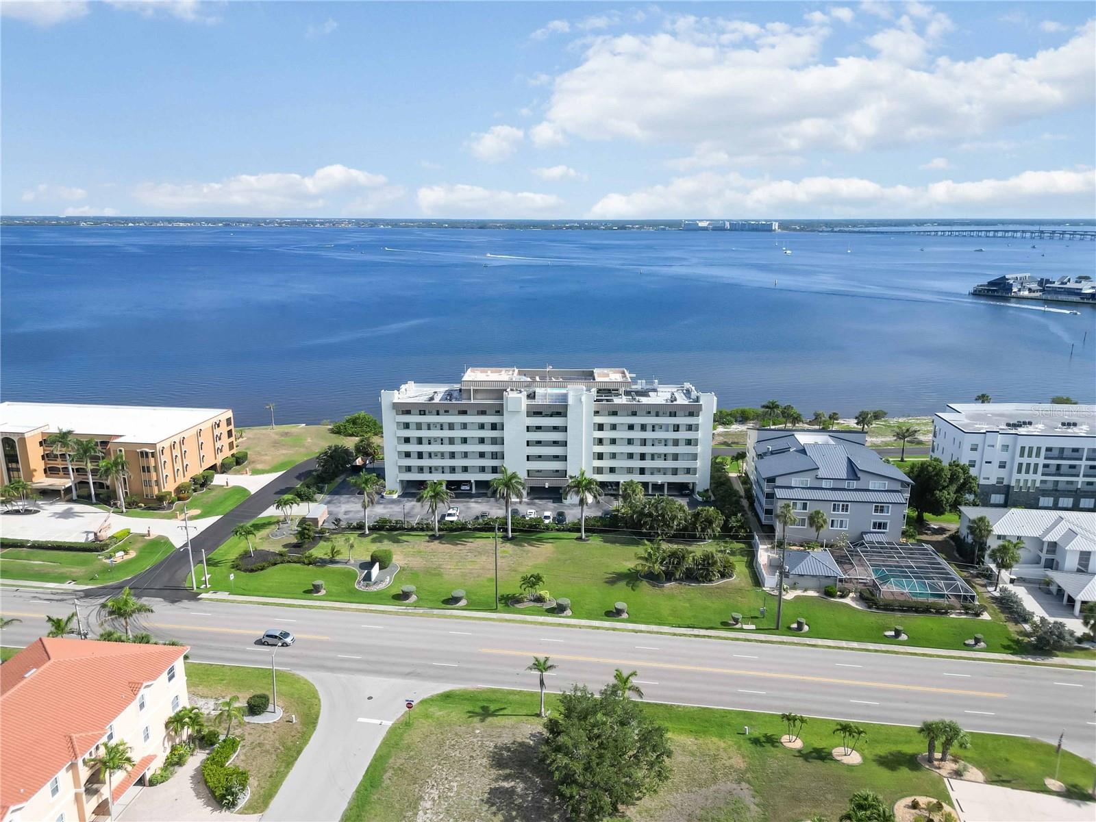 Image 48 of 65 For 1500 Park Beach Circle 5e