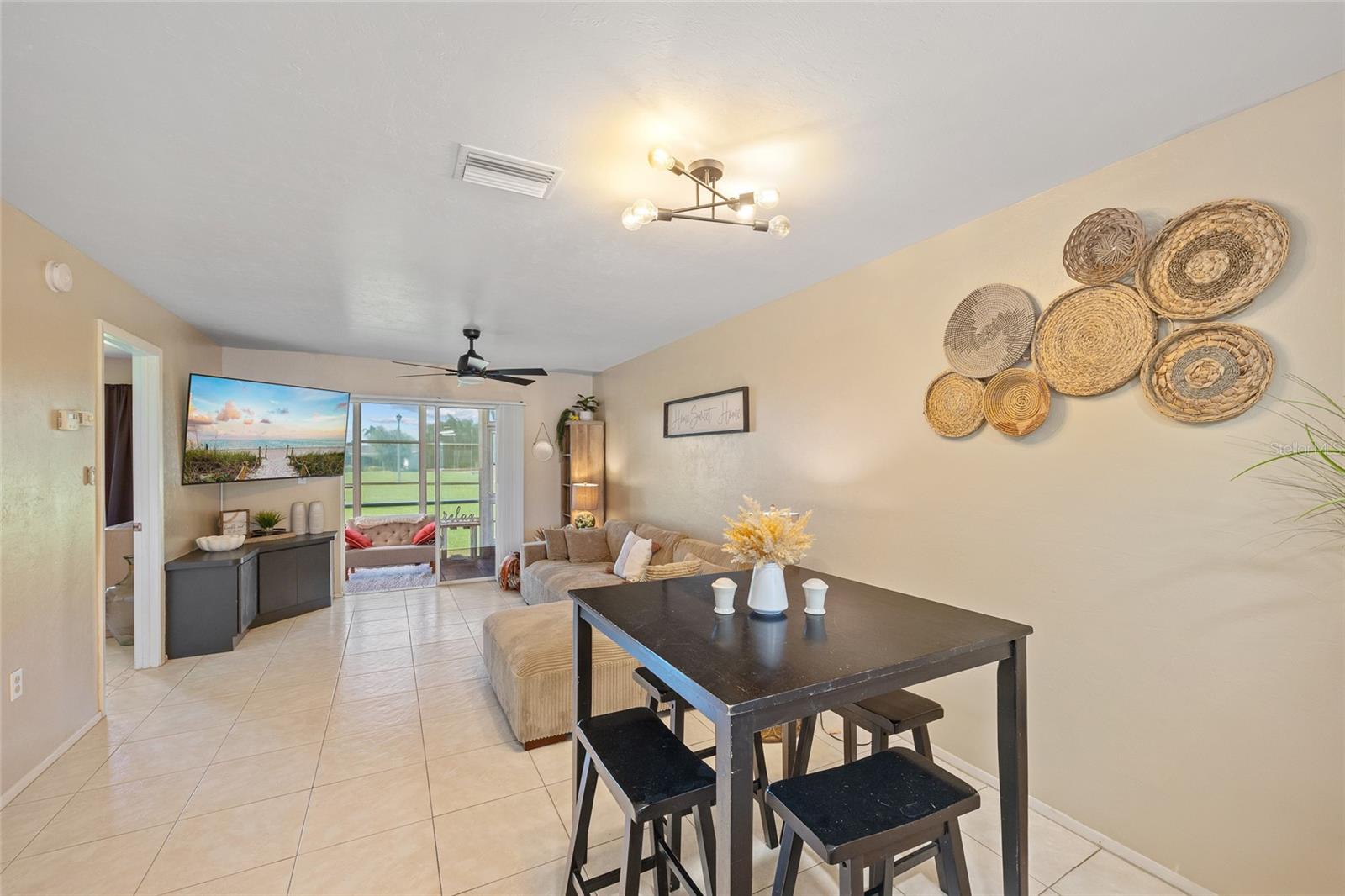 Image 3 of 33 For 12538 Kingsway Circle 1503