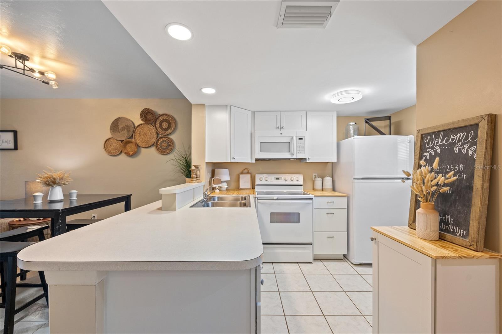 Image 7 of 33 For 12538 Kingsway Circle 1503