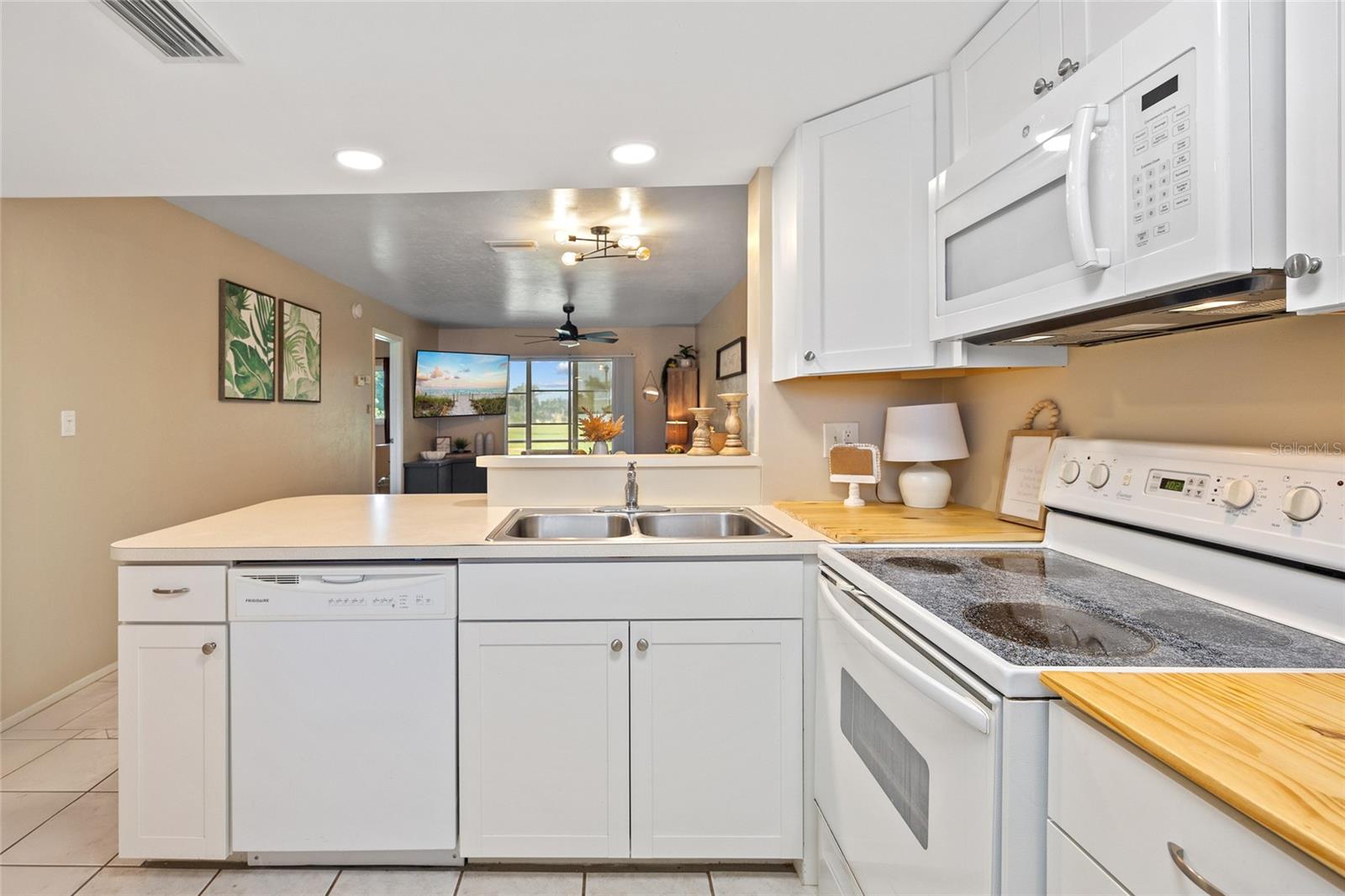 Image 8 of 33 For 12538 Kingsway Circle 1503