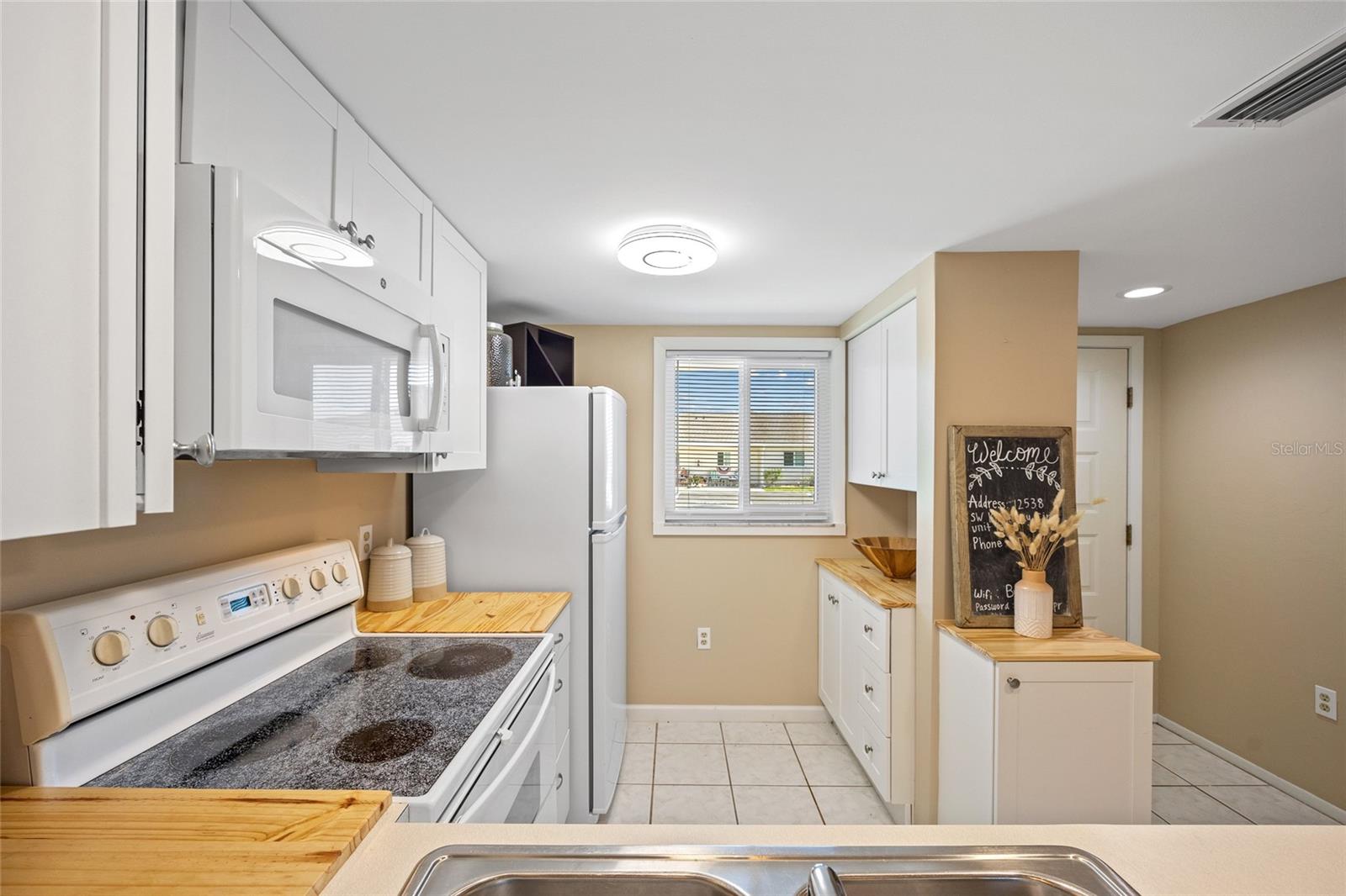 Image 9 of 33 For 12538 Kingsway Circle 1503