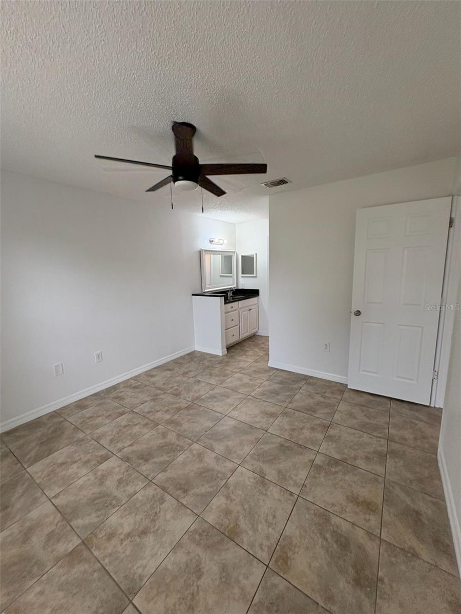 Image 6 of 13 For 11255 Pendleton Avenue B