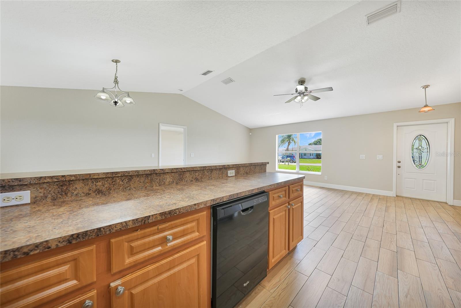 Image 11 of 48 For 11615 Pine Avenue