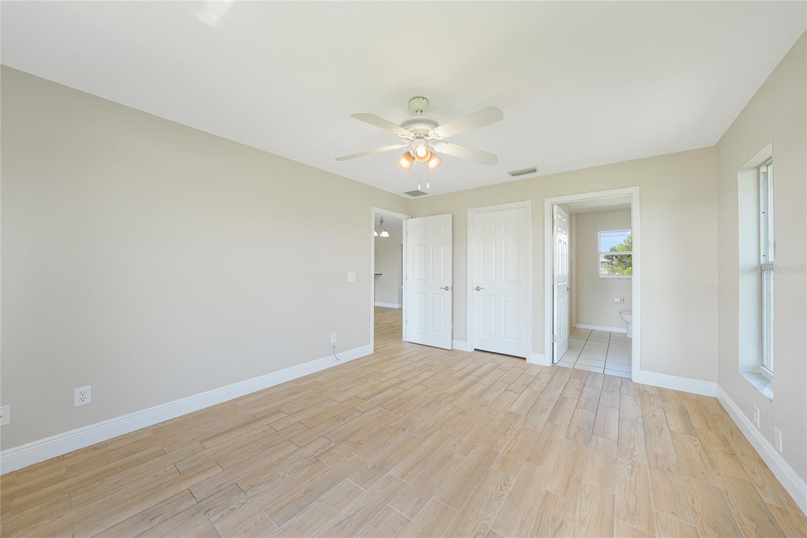 Image 13 of 48 For 11615 Pine Avenue