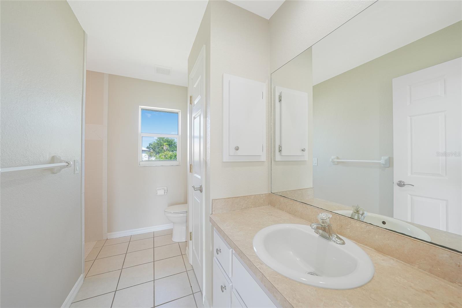 Image 21 of 48 For 11615 Pine Avenue