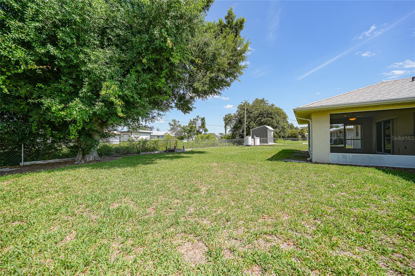 Image 31 of 48 For 11615 Pine Avenue