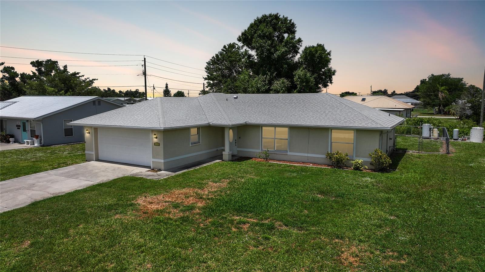 Image 36 of 48 For 11615 Pine Avenue