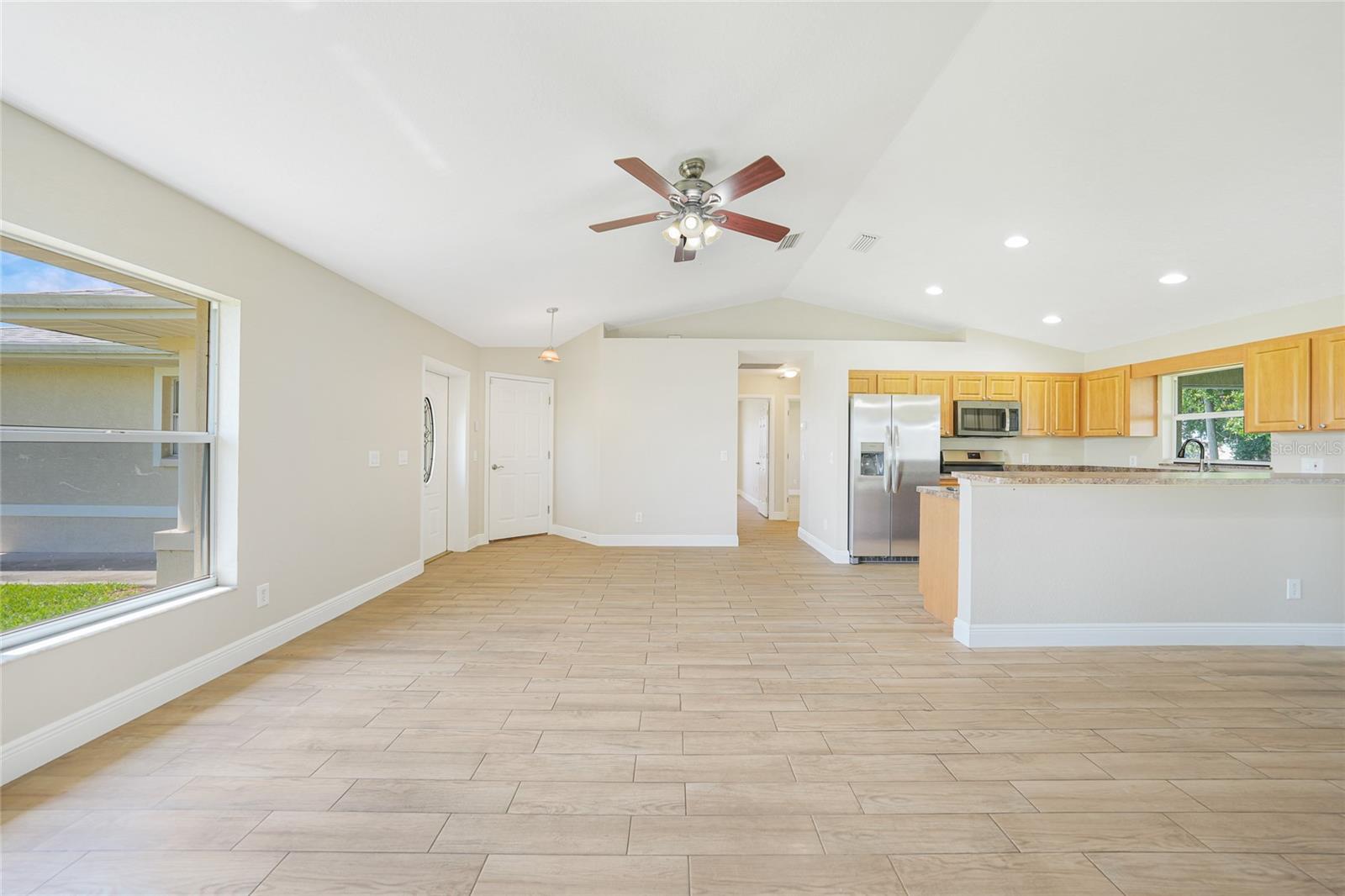 Image 4 of 48 For 11615 Pine Avenue