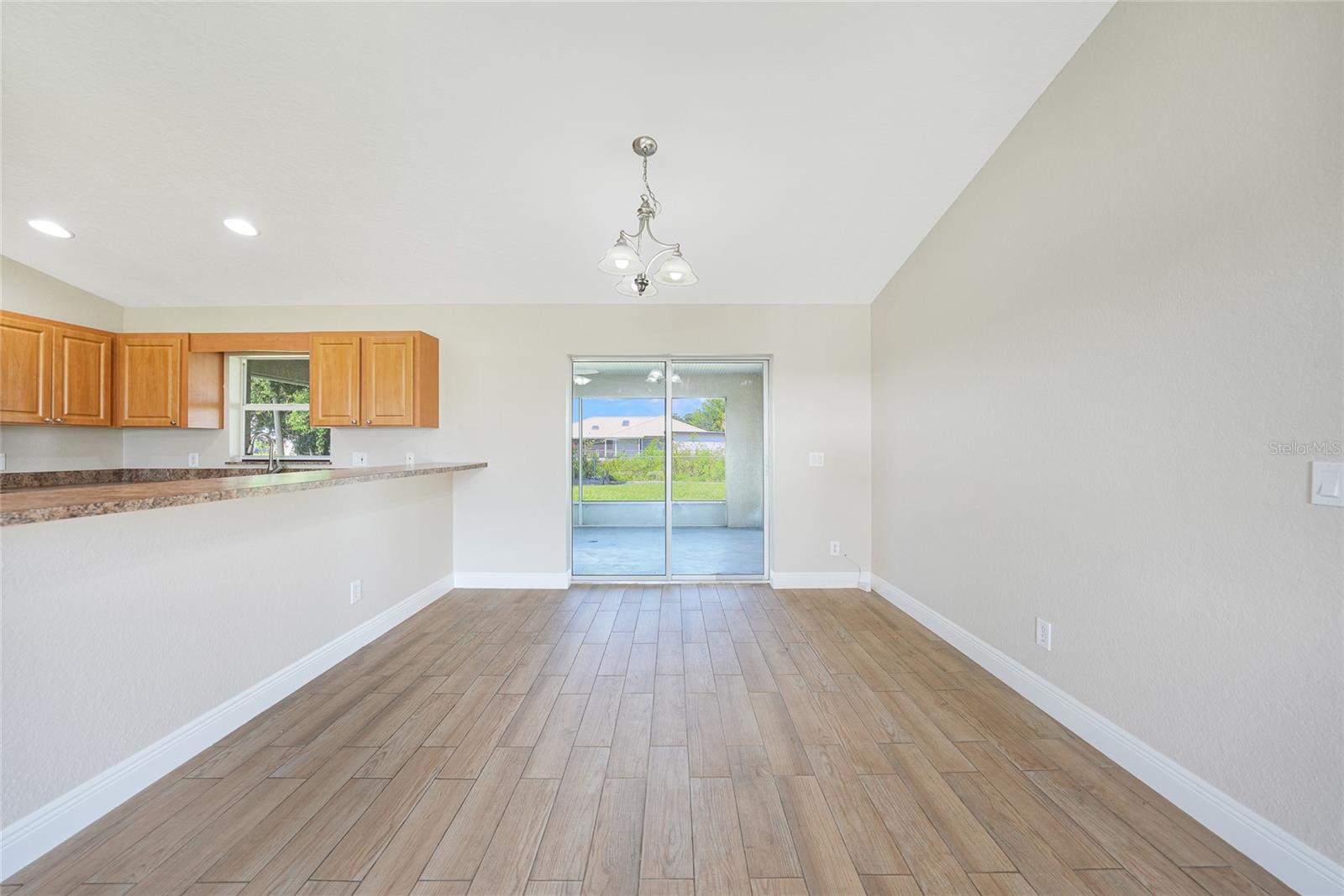 Image 7 of 48 For 11615 Pine Avenue