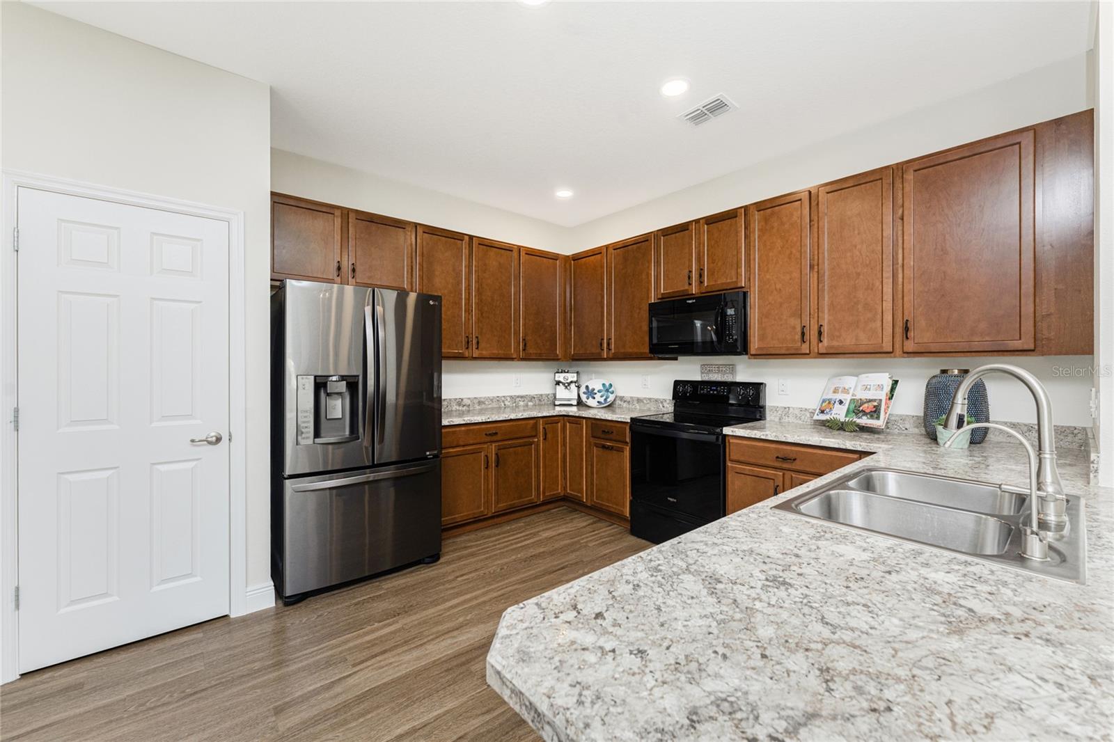 Image 13 of 42 For 8866 Tuscany Isles Drive