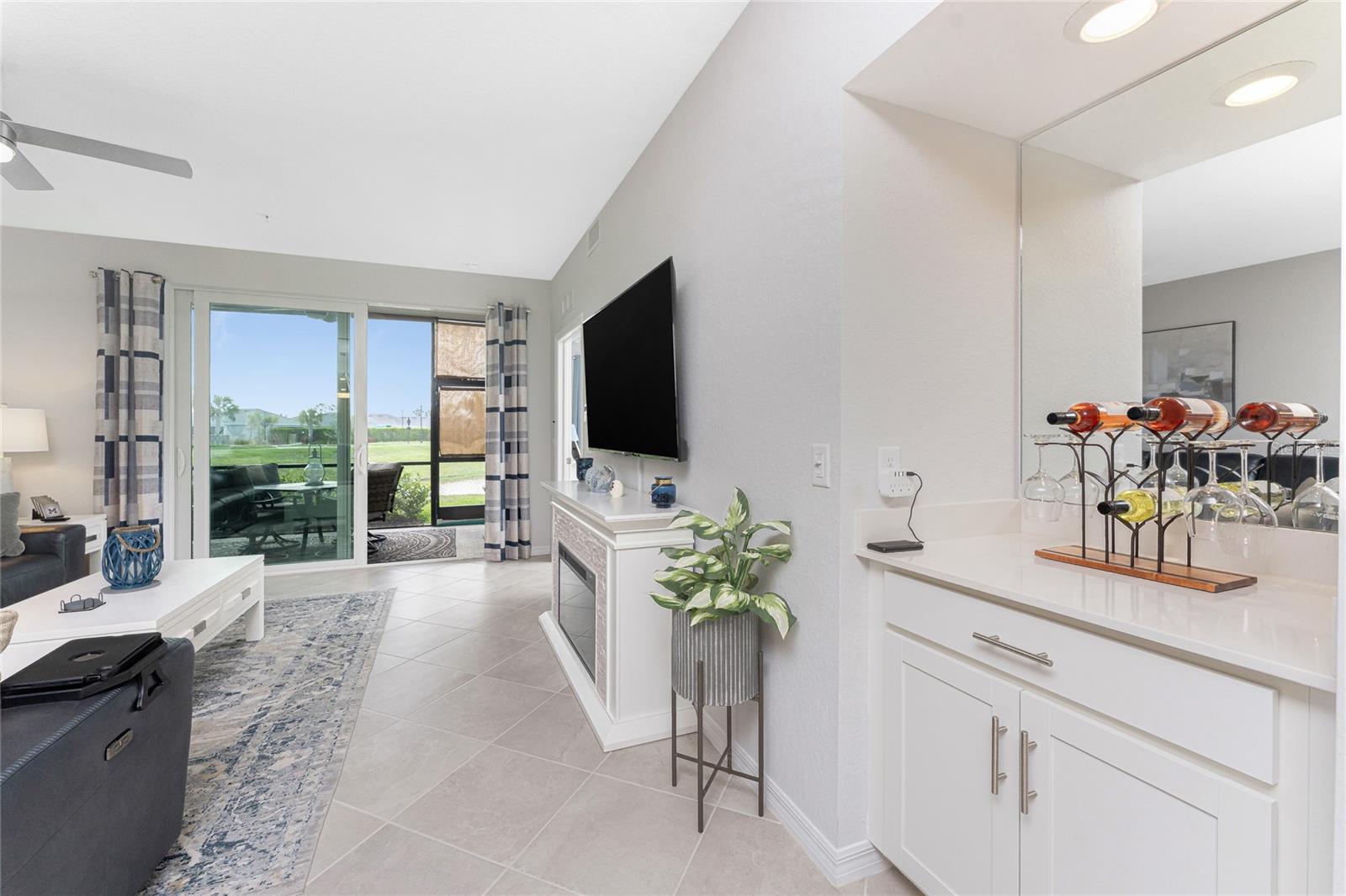 Image 11 of 54 For 14257 Heritage Landing Boulevard 1115