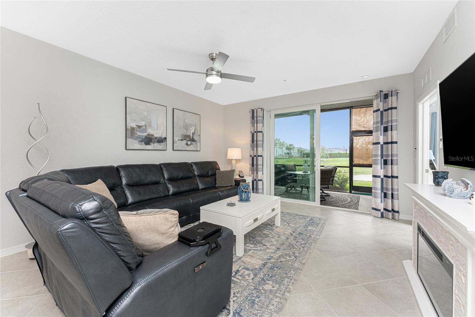 Image 12 of 54 For 14257 Heritage Landing Boulevard 1115