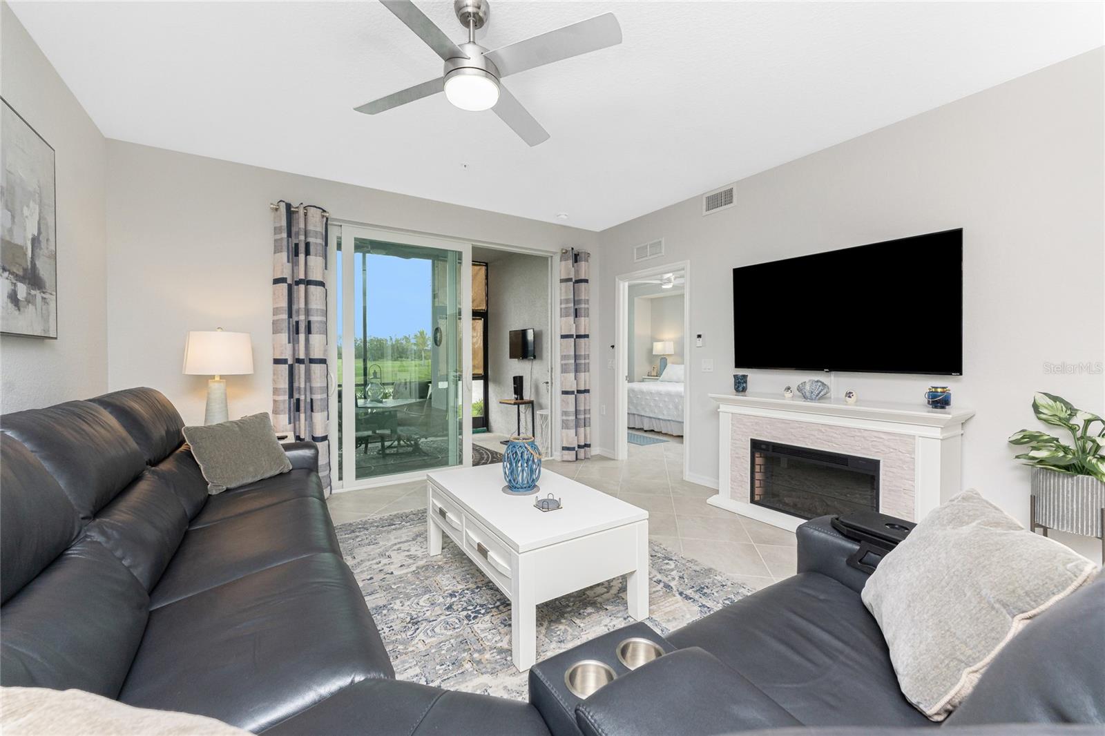 Image 13 of 54 For 14257 Heritage Landing Boulevard 1115