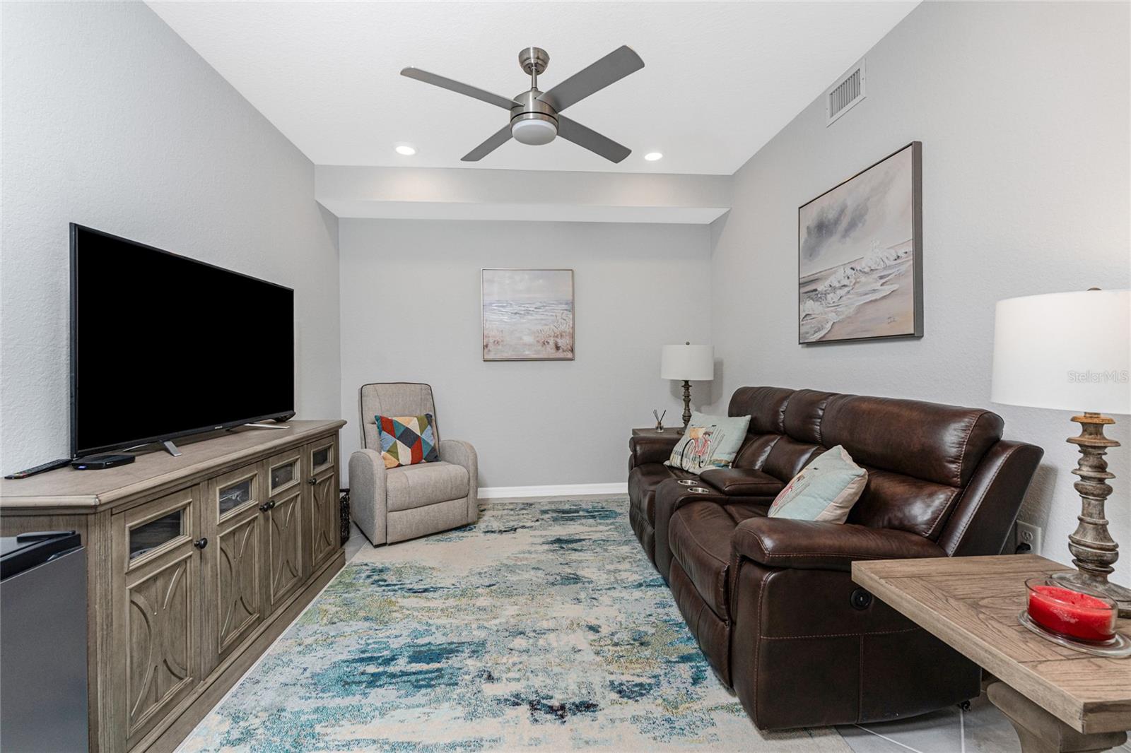 Image 17 of 54 For 14257 Heritage Landing Boulevard 1115