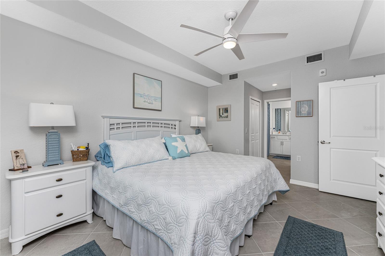 Image 20 of 54 For 14257 Heritage Landing Boulevard 1115