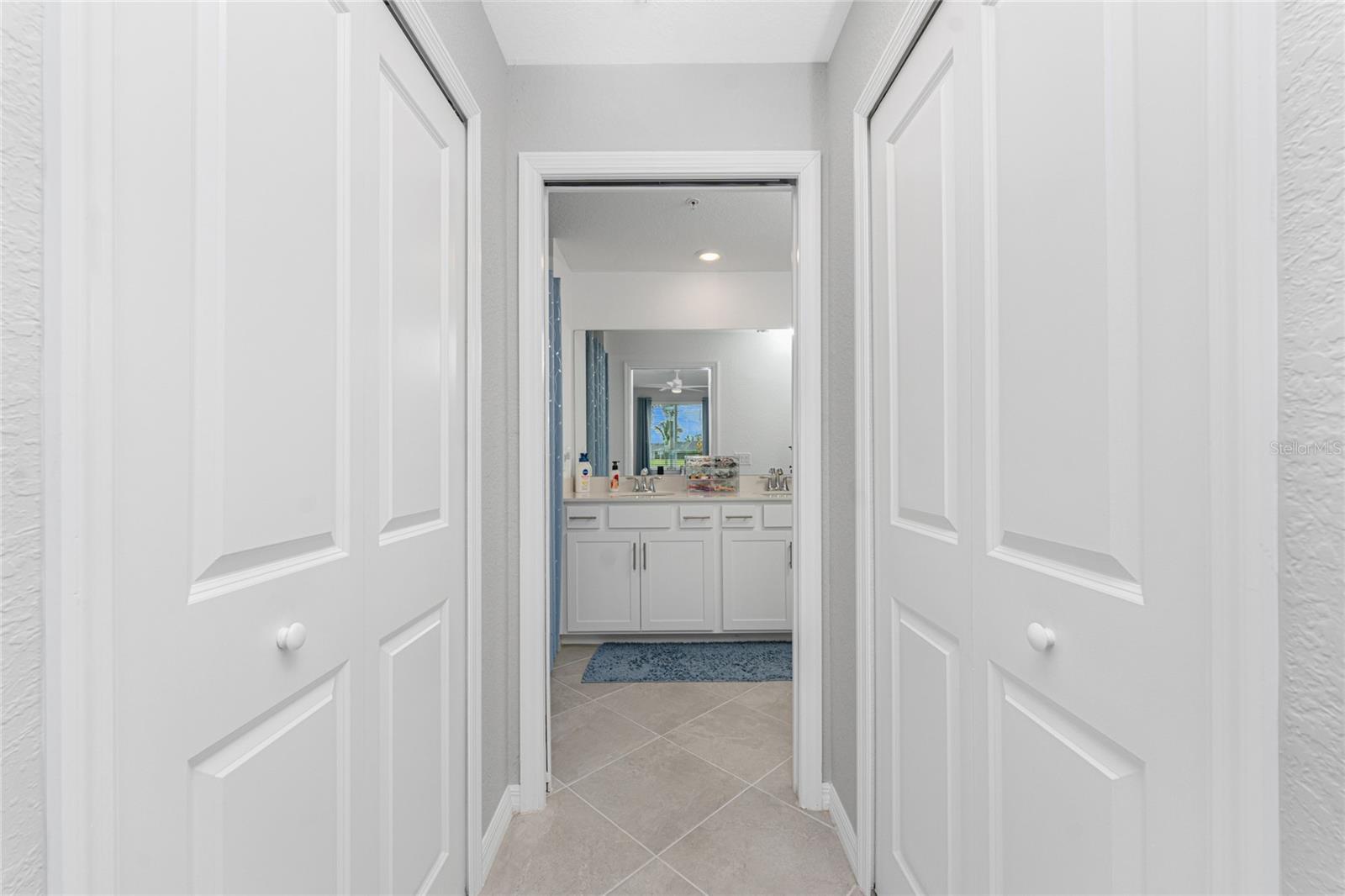 Image 21 of 54 For 14257 Heritage Landing Boulevard 1115