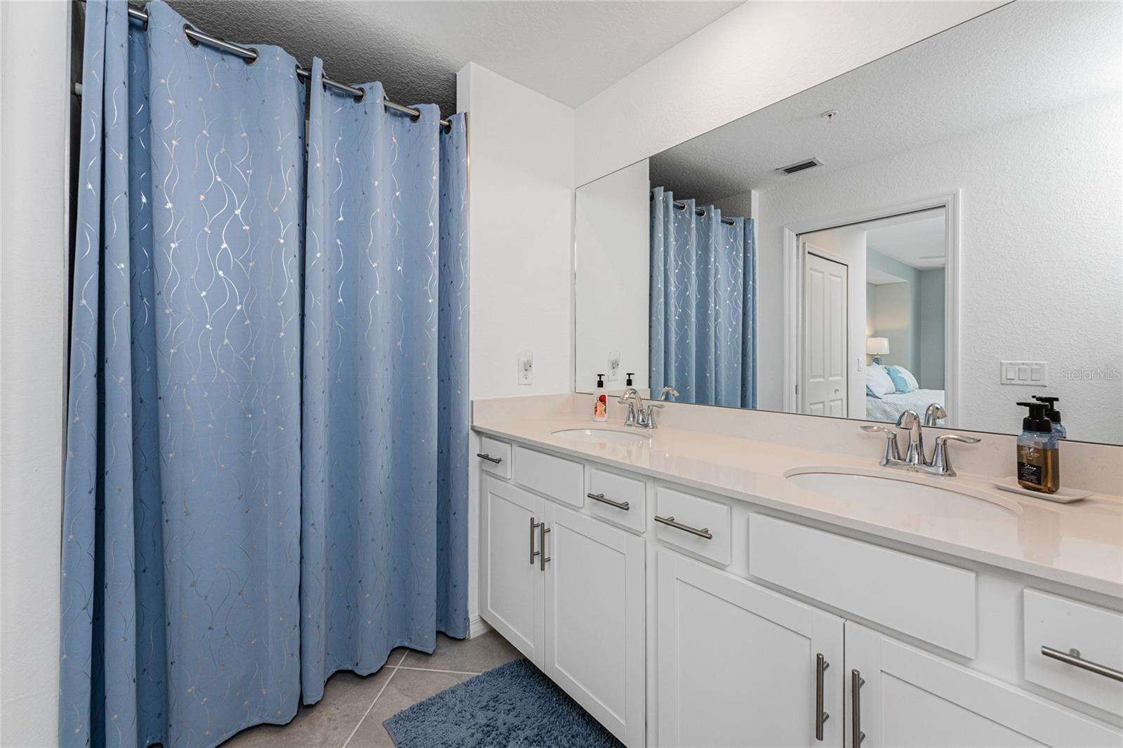 Image 23 of 54 For 14257 Heritage Landing Boulevard 1115