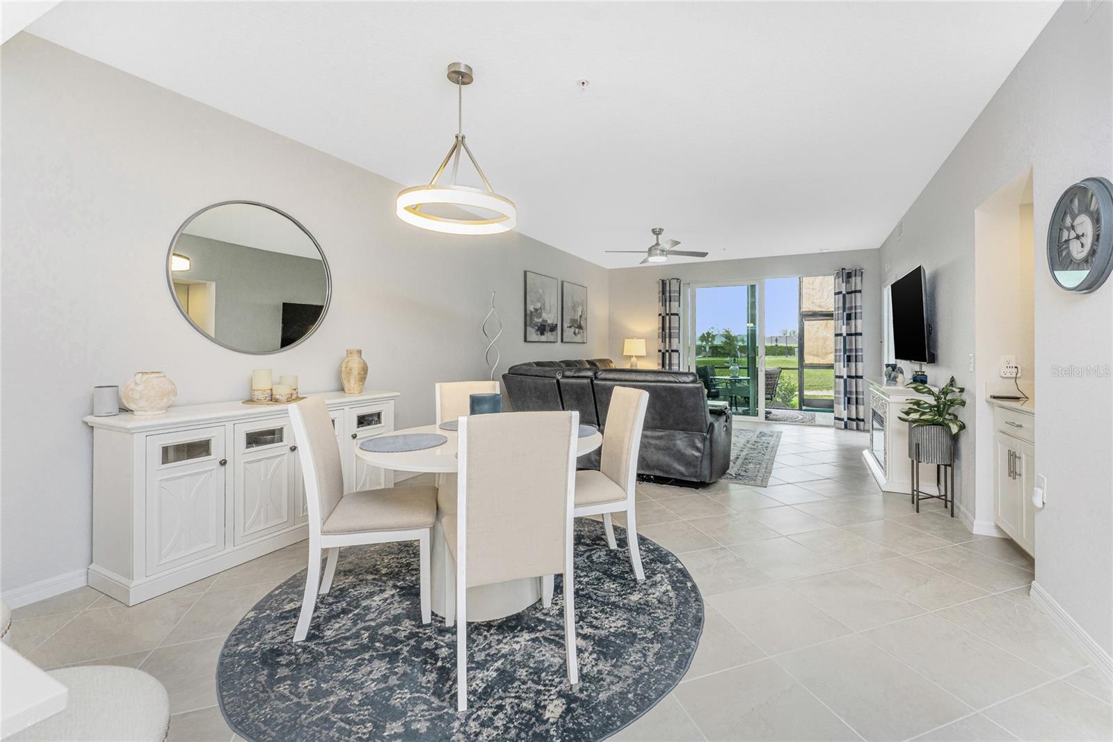 Image 9 of 54 For 14257 Heritage Landing Boulevard 1115