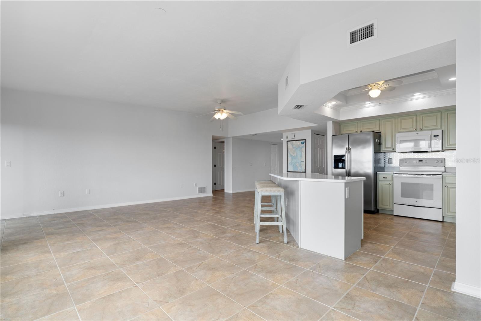 Image 17 of 41 For 101 Marion Court 133