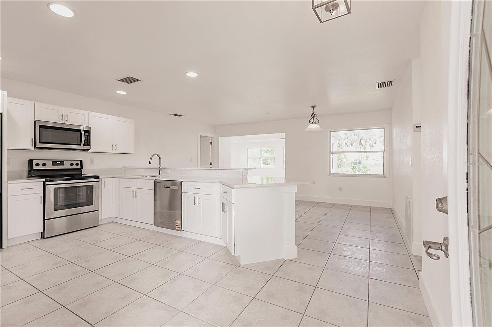 Image 6 of 44 For 3129 Buttonwood Place