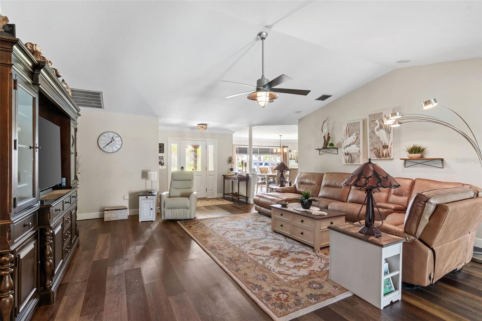 Image 7 of 44 For 425 Corrientes Circle