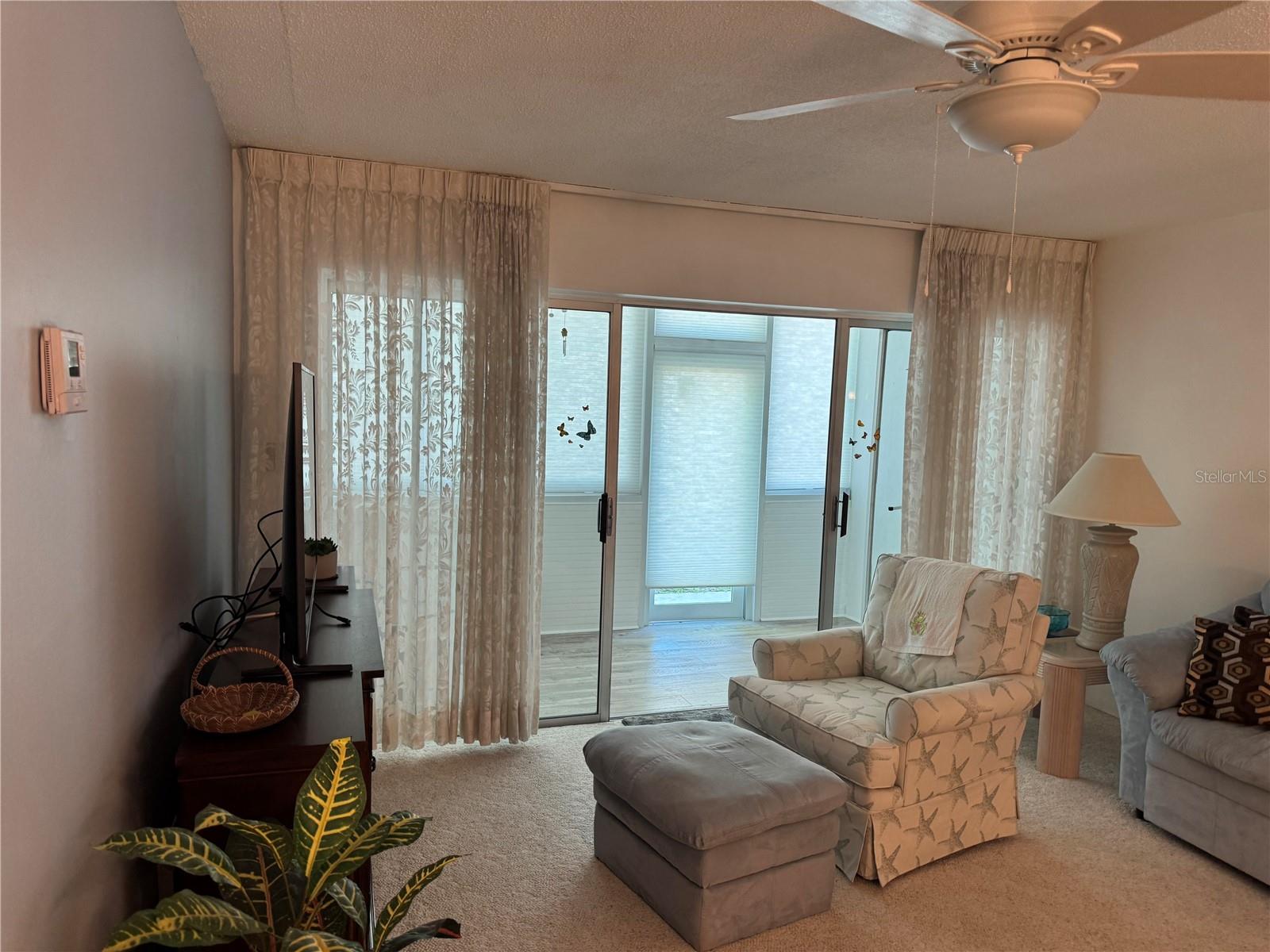 Image 3 of 14 For 2437 Harbor Boulevard 106