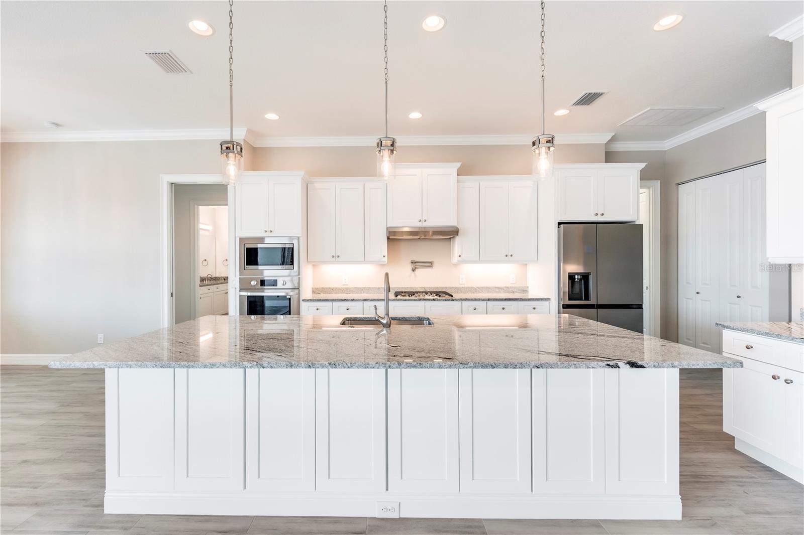 Image 7 of 48 For 15698 Meacham Circle
