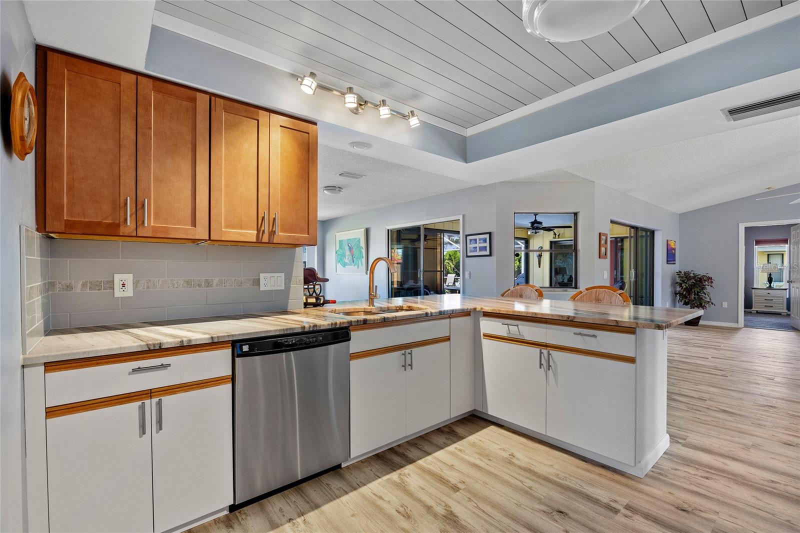 Image 11 of 37 For 7183 Spinnaker Boulevard