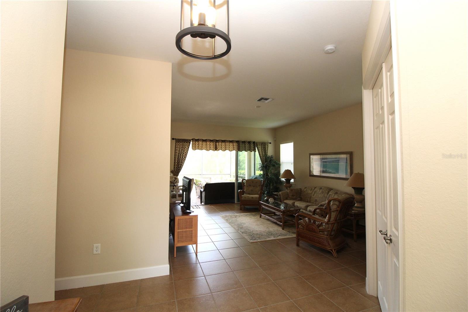 Image 6 of 52 For 13256 Creekside Lane