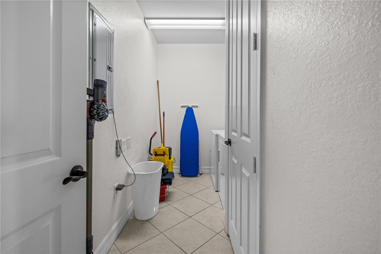 Image 18 of 71 For 99 Vivante Boulevard 303