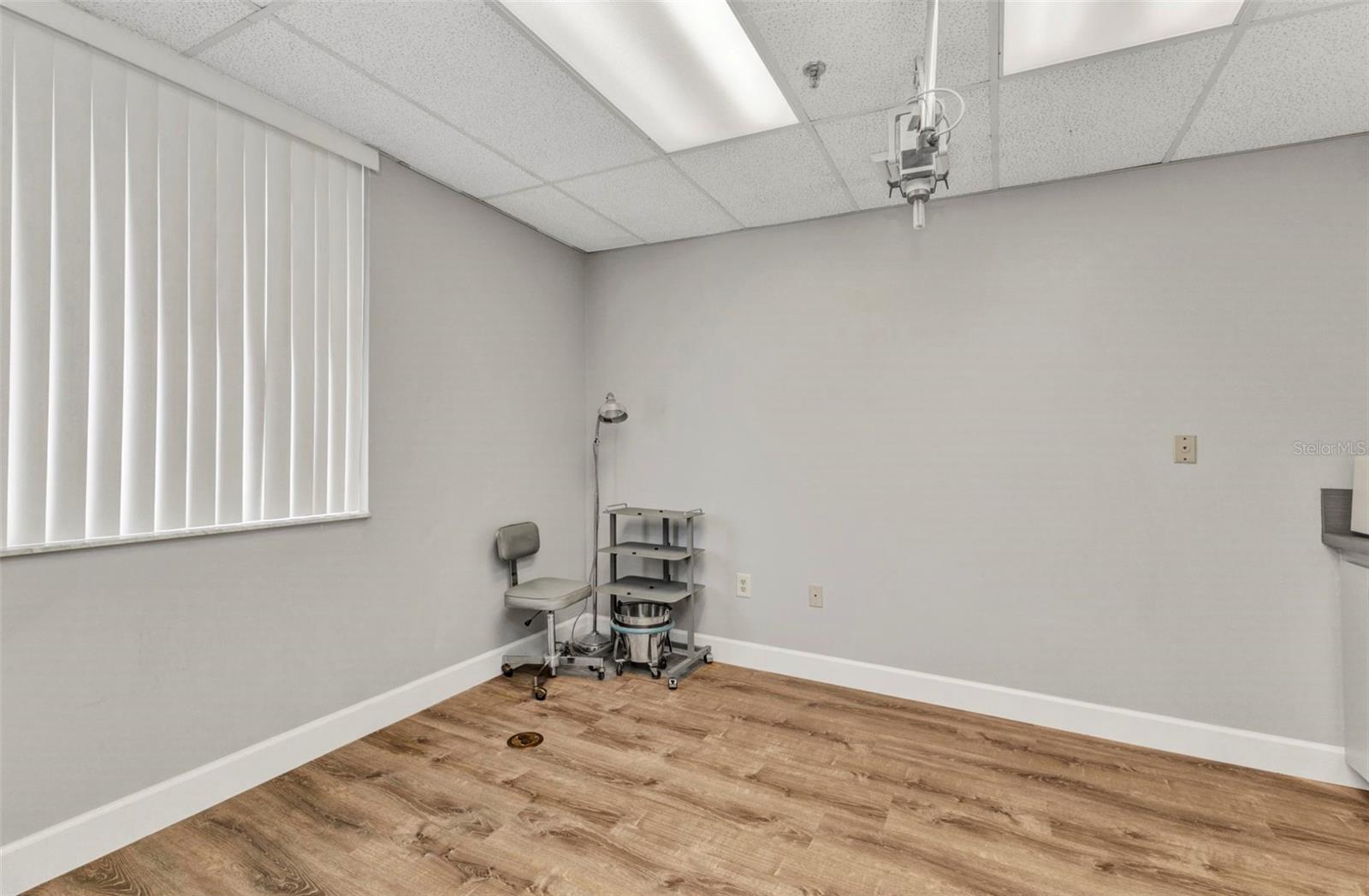 Image 15 of 42 For 2525 Harbor Boulevard 206