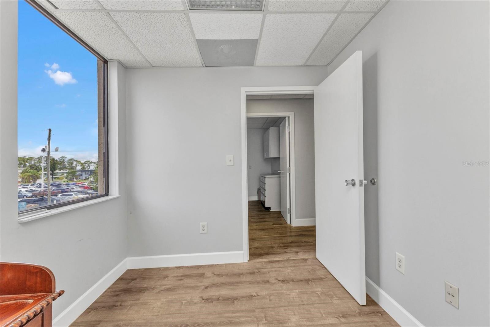 Image 18 of 42 For 2525 Harbor Boulevard 206