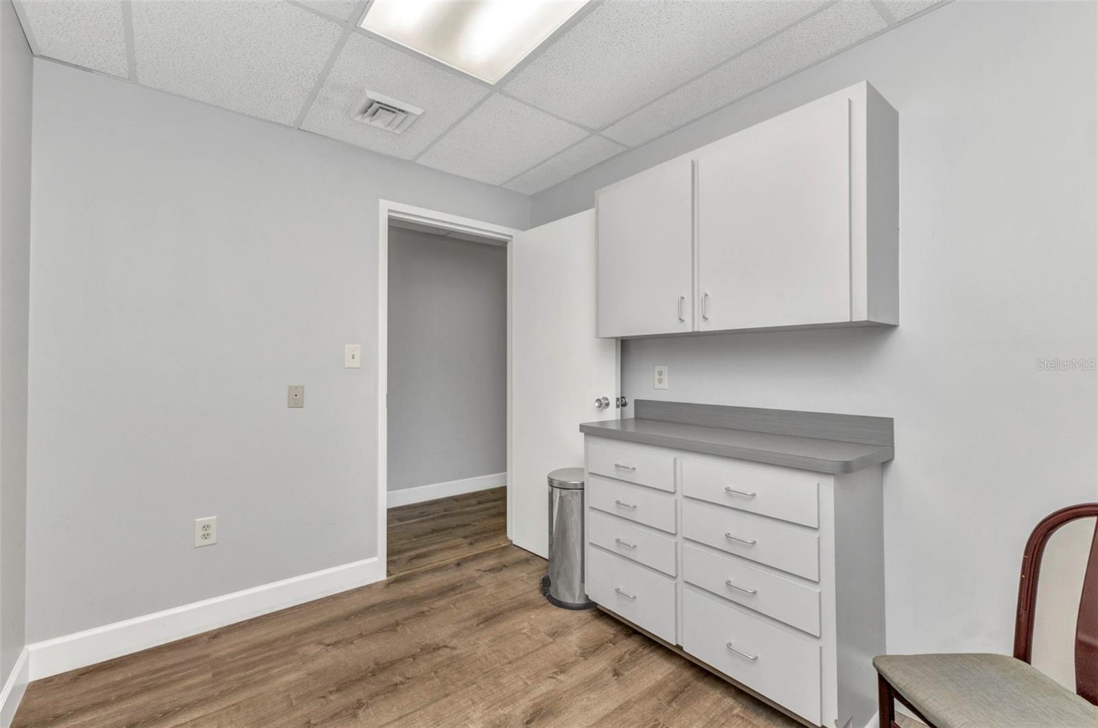 Image 29 of 42 For 2525 Harbor Boulevard 206