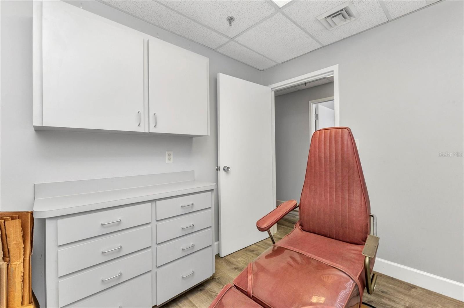 Image 31 of 42 For 2525 Harbor Boulevard 206